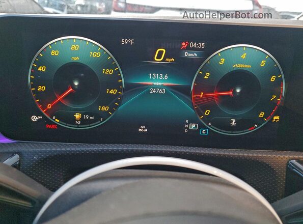 W1K3G4EB9LW046394 2020 MERCEDES-BENZ A Red Widok zestawu wskaźników