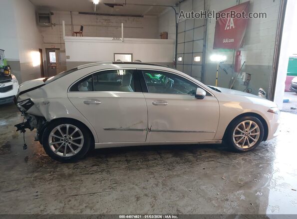 W1K3G4FB2LW043206 2020 MERCEDES-BENZ A 220 Белый Вид щитка приборов