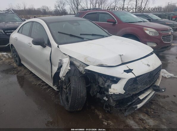 W1K5J4HB0RN472818 2024 MERCEDES-BENZ CLA-CLASS White Delantero derecho