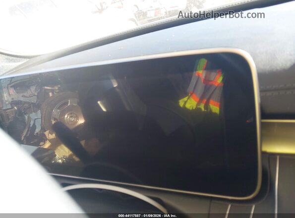 W1KAF4GB8PR144828 2023 MERCEDES-BENZ C-CLASS White Widok tylnych siedzeń