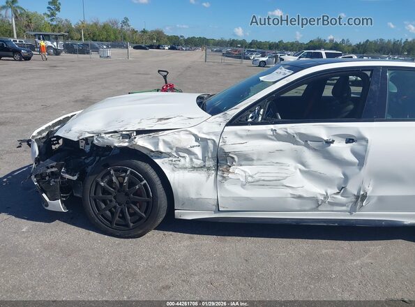 W1KAF8HB4PR125733 2023 MERCEDES-BENZ AMG C 43 Белый Вид спереди