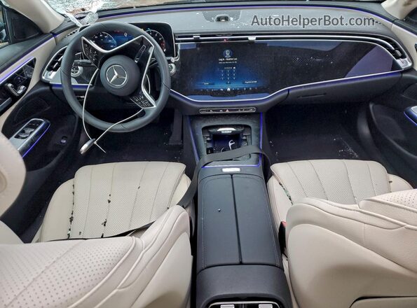 W1KLF4HB9SA093984 2025 MERCEDES-BENZ E Turquoise Vista del salpicadero