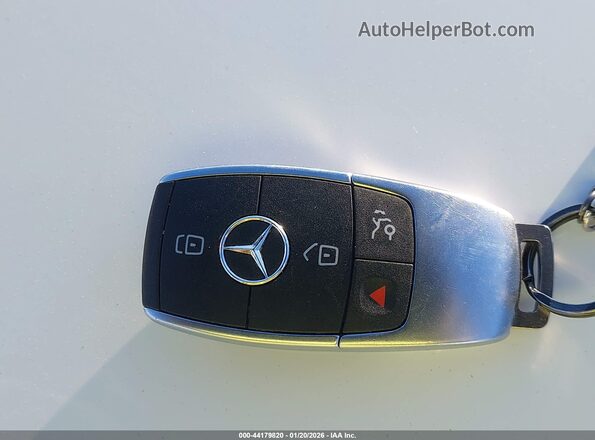 W1KWF8DB2LR572616 2020 MERCEDES-BENZ C-CLASS White Widok deski rozdzielczej