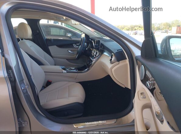 W1KWF8DB5LR601722 2020 MERCEDES-BENZ C-CLASS Gold Widok wnętrza z przodu