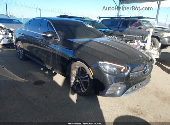 W1KZF8DB0NB080398 2022 MERCEDES-BENZ E-CLASS Черный Передняя правая четверть