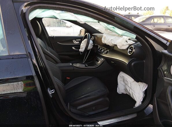 W1KZF8DB7NB086828 2022 MERCEDES-BENZ E-CLASS Черный Вид салона спереди