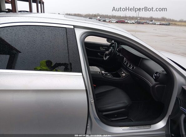 W1KZF8DB8LA844484 2020 MERCEDES-BENZ E-CLASS Серебряный Вид салона спереди