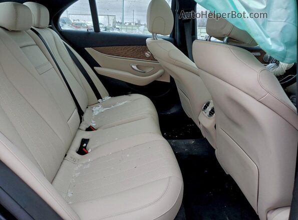 W1KZF8EB8NB055781 2022 MERCEDES-BENZ E Blue Widok tylnych siedzeń