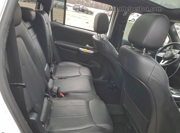 W1N4M4HB5PW300667 2023 MERCEDES-BENZ GLB-CLASS Белый Вид задней части салона