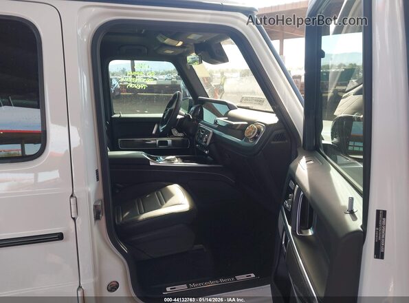 W1NWH1AB9SX047443 2025 MERCEDES-BENZ G 550 White Vista interior delantera