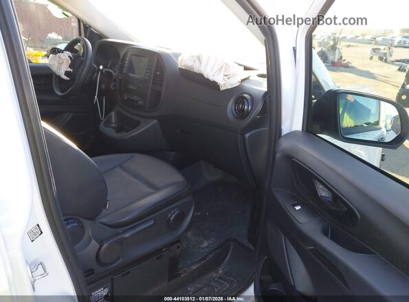 W1YV0CEY0P4314638 2023 MERCEDES-BENZ METRIS Белый Вид салона спереди