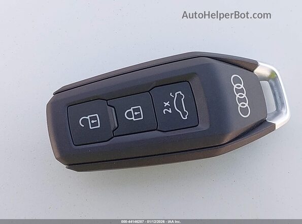 WA112BGF1SA049610 2025 AUDI Q6 E-TRON Gray Widok deski rozdzielczej
