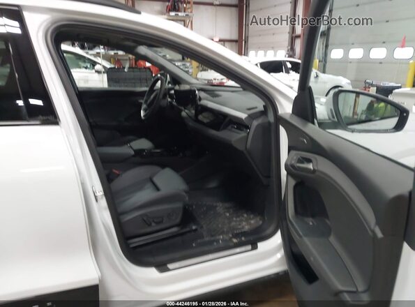 WA124BGF4SA056243 2025 AUDI Q6 E-TRON White Вид салону спереду