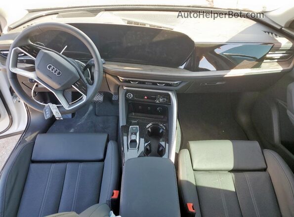 WA12AAGU1S2018089 2025 AUDI Q5 White Widok deski rozdzielczej