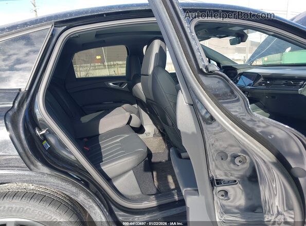 WA132BFZ7RP008801 2024 AUDI Q4 Черный Вид наклейки с VIN-кодом