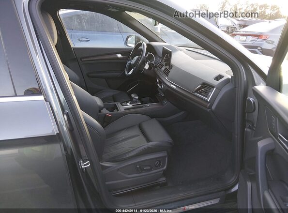 WA14AAFY2P2047962 2023 AUDI Q5 Gray წინა სალონის ხედი