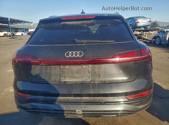 WA15AAGE2RB007554 2024 AUDI Q8 Черный Вид сзади
