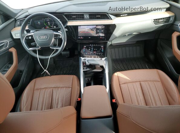 WA15AAGE4RB029068 2024 AUDI Q8 White Dashboard view