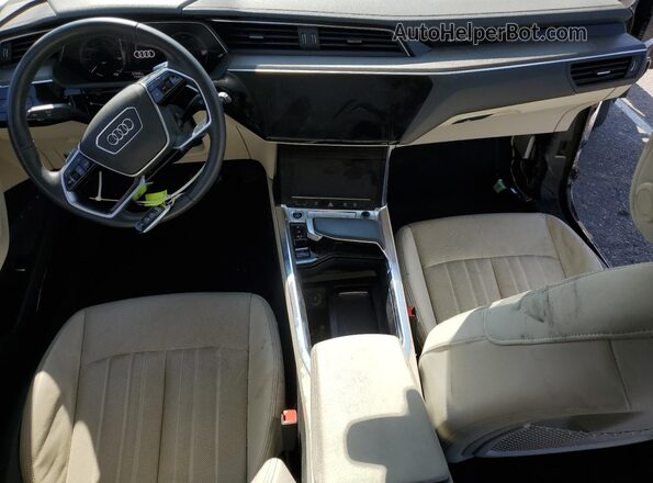 WA15AAGEXRB005468 2024 AUDI Q8 Черный Вид панели приборов