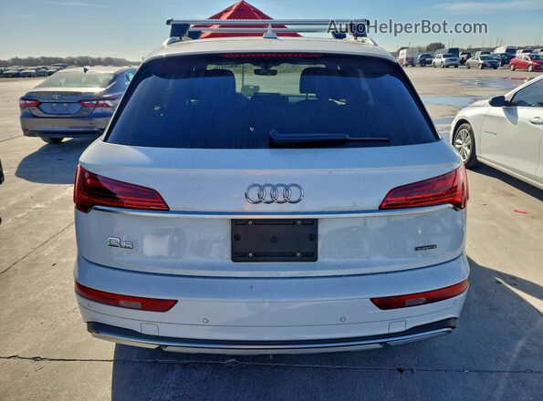 WA1AAAFY2M2016113 2021 AUDI Q5 White Rear view