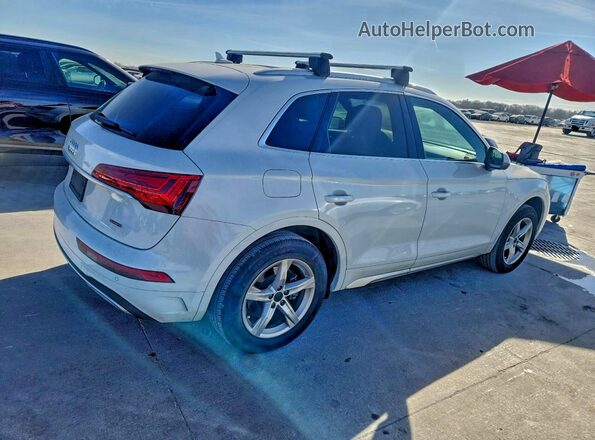 WA1AAAFY2M2016113 2021 AUDI Q5 White Rear right
