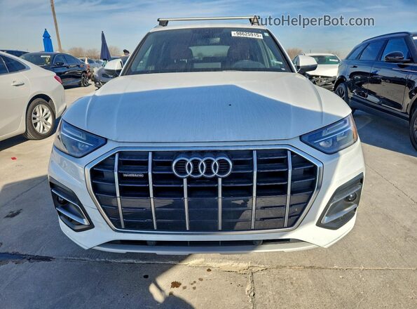 WA1AAAFY2M2016113 2021 AUDI Q5 White Front view