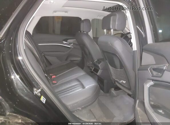 WA1AAAGE3PB004755 2023 AUDI E-TRON Black VIN կոդի պիտակի տեսք