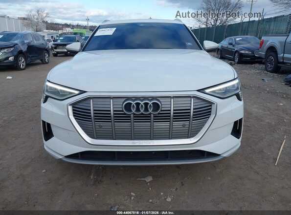 WA1AAAGE5MB014411 2021 AUDI E-TRON White ხელსაწყოთა პანელის ხედი