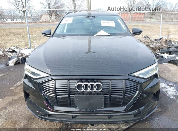 WA1AAAGE7MB009386 2021 AUDI E-TRON Black Вид підкапотного простору
