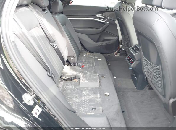 WA1AAAGE7MB009386 2021 AUDI E-TRON Black Вид салону спереду