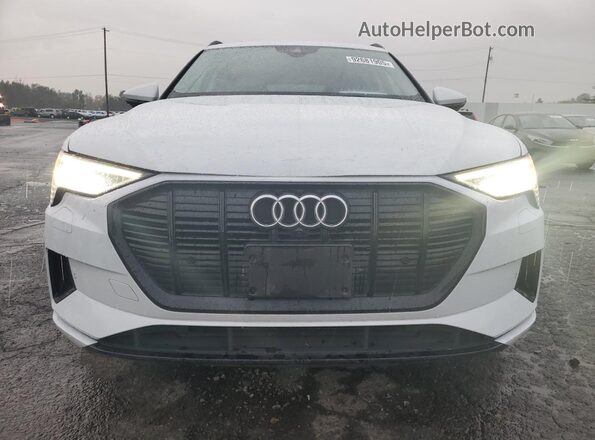 WA1AAAGE8MB010630 2021 AUDI E-TRON White Front view