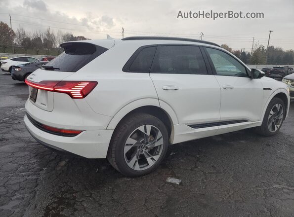 WA1AAAGE8MB010630 2021 AUDI E-TRON White Rear right