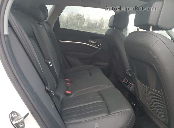 WA1AAAGE8MB010630 2021 AUDI E-TRON White Rear interior view