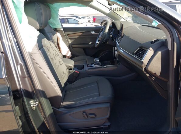 WA1ABAFY1S2053583 2025 AUDI Q5 Black Widok wnętrza z przodu