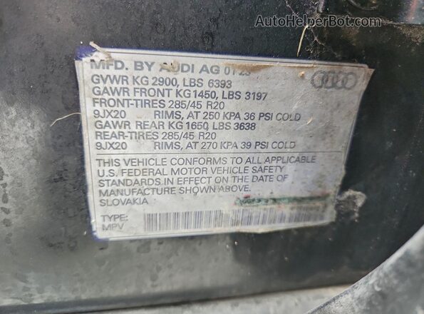 WA1ACBF75PD012461 2023 AUDI Q7 Black Widok komory silnika