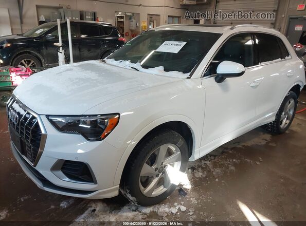WA1AECF36K1068819 2019 AUDI Q3 White Передня ліва чверть