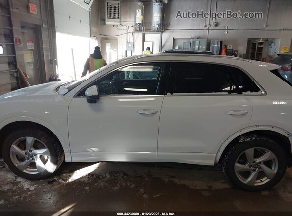WA1AECF36K1068819 2019 AUDI Q3 White Панорамний вид салону 360°