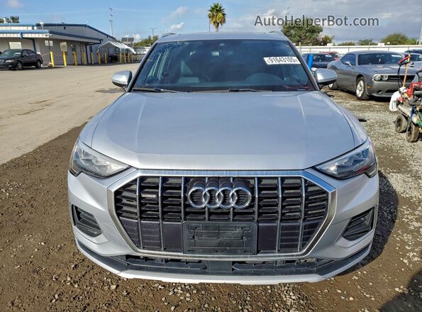 WA1AECF37K1077044 2019 AUDI Q3 Серебряный Вид спереди