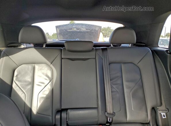 WA1AECF37K1077044 2019 AUDI Q3 Серебряный Вид задних сидений
