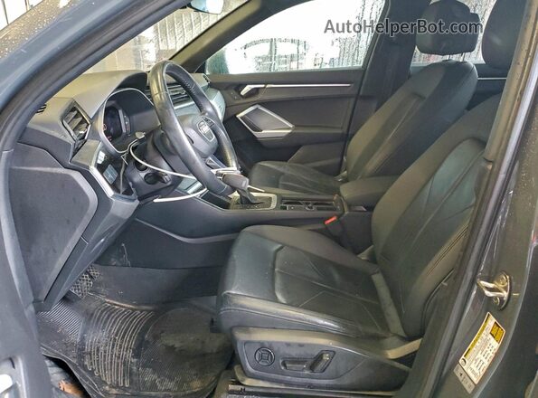 WA1AECF37K1077836 2019 AUDI Q3 Gray Front interior view