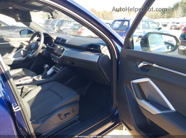WA1AUCF30M1069695 2021 AUDI Q3 Синий Вид салона спереди