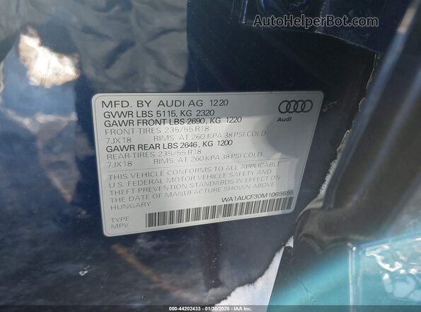 WA1AUCF30M1069695 2021 AUDI Q3 Синий Вид подкапотного пространства