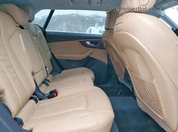 WA1AVAF15KD022657 2019 AUDI Q8 White Widok tylnych siedzeń