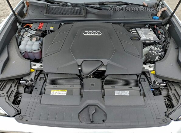 WA1AVBF16PD029923 2023 AUDI Q8 White ძრავის განყოფილების ხედი