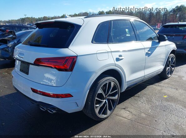 WA1B4AFY2R2042715 2024 AUDI SQ5 Белый Задняя правая четверть