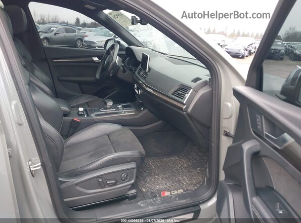 WA1B4AFY9L2039009 2020 AUDI SQ5 Gray Вид салону спереду