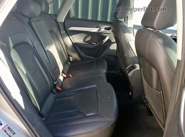 WA1BCCFS4HR015239 2017 AUDI Q3 Beige Widok wnętrza z tyłu