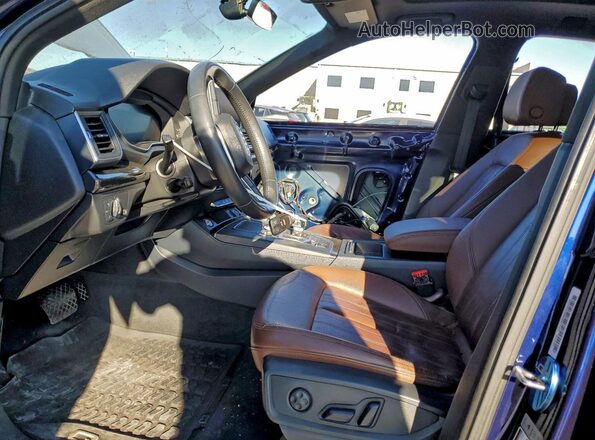 WA1BNAFY0J2227802 2018 AUDI Q5 Синий Вид салона спереди