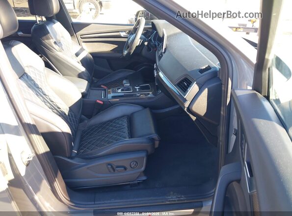 WA1C4AFY4K2074088 2019 AUDI SQ5 Серый Вид салона спереди