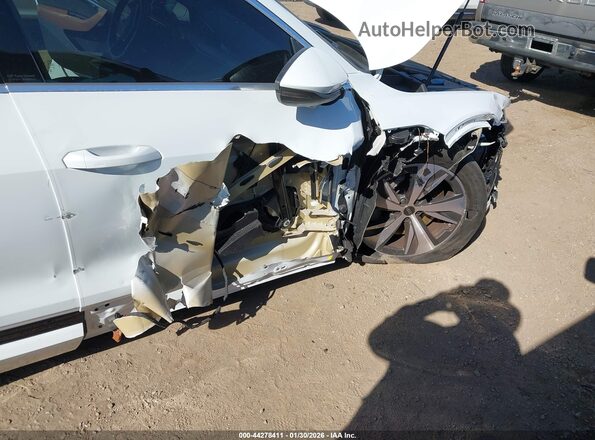 WA1CAAGE6RB024946 2024 AUDI Q8 E-TRON Белый Вид спереди
